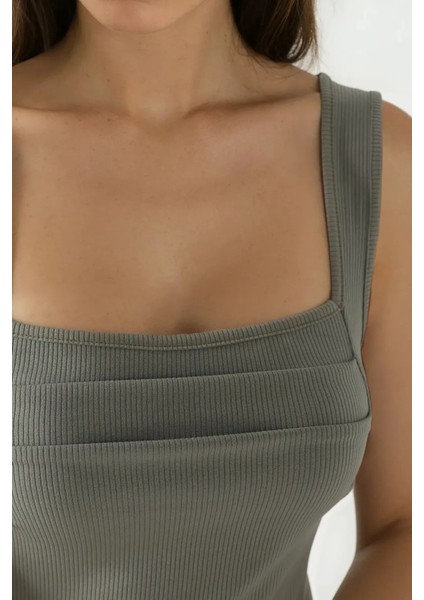 Kadın Kırışıklıklı Kare Yaka Mini Elbise Haki Yeşil