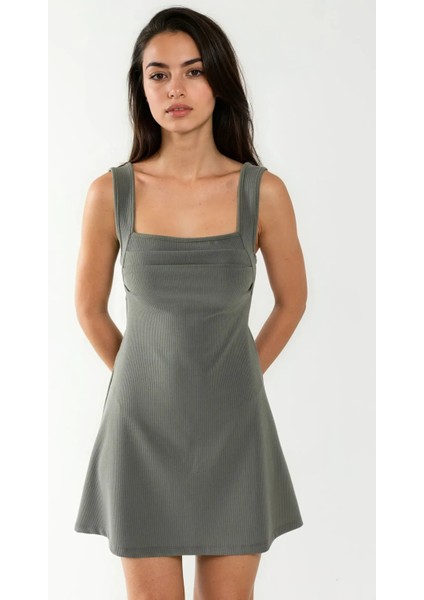 Kadın Kırışıklıklı Kare Yaka Mini Elbise Haki Yeşil