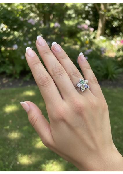 Renkli Çiçek Modelli Dönen Stres Yüzüğü Silver Renk (Çiçek Figürü Dönmektedir)