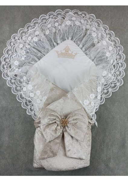 Yenidoğan Saray Kadife Taç Nakışlı Inci Fiyonklu Çift Dantel Duvak Trilüks Kundak Bebek Battaniyesi Vizon-Ekru