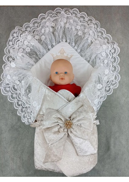 Yenidoğan Saray Kadife Taç Nakışlı Inci Fiyonklu Çift Dantel Duvak Trilüks Kundak Bebek Battaniyesi Vizon-Ekru fiyatları