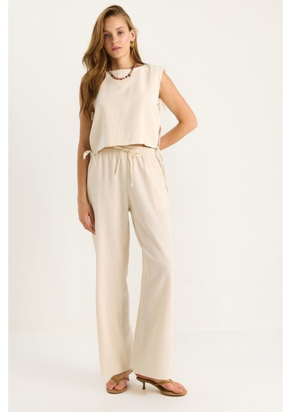 Kadın Luccı Yuvarlak Yaka Kravat Kapatmalı Iki Parçalı Geniş Paça Pantolon Takımı Bej Doğal