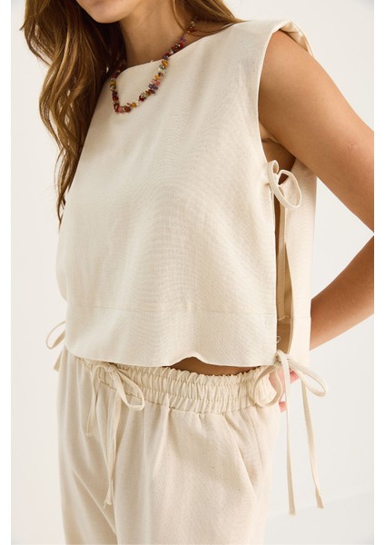 Kadın Luccı Yuvarlak Yaka Kravat Kapatmalı Iki Parçalı Geniş Paça Pantolon Takımı Bej Doğal