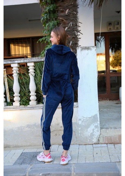 - Kadın Kadife Kapşonlu Eşofman Takım Lacivert fiyatları