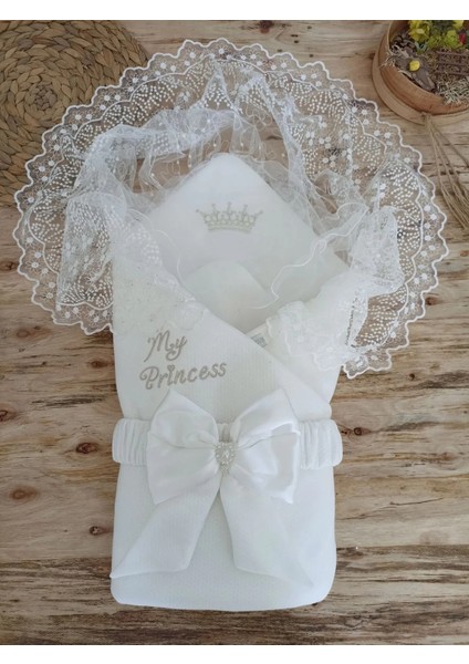 Yenidoğan Sahra Taç Benim Prensesim Nakışlı Kundak Bebek Battaniyesi Ekru