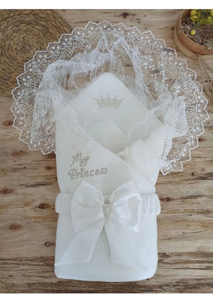 Yenidoğan Sahra Taç Benim Prensesim Nakışlı Kundak Bebek Battaniyesi Ekru fiyatları