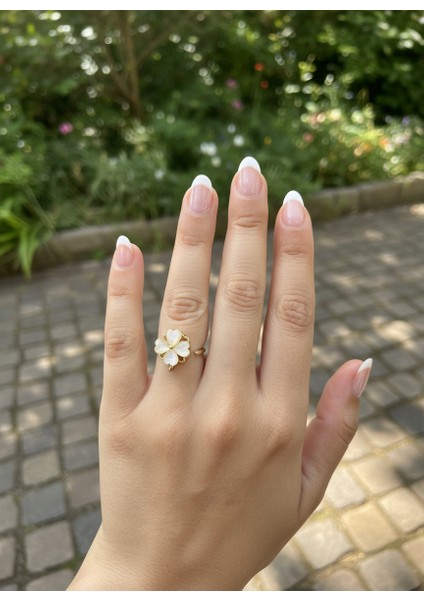 Incimsi Çiçek Model Dönen Gold Renk Stres Yüzüğü (Çiçek Figürü Dönmektedir) fiyatları