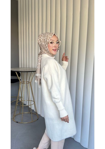 Kadın Kışlık Düğmeli Oversize Triko Hırka – Yumuşak Dokulu Sıcak Tutarlı Şık Model | Tuén Collection