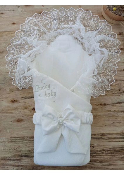 Yenidoğan Sahra Lucky Baby Nakışlı Kundak Bebek Battaniyesi Ekru