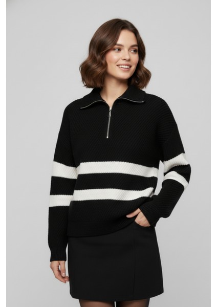 Kadın Siyah Çizgili Fermuarlı Yaka Triko Kazak Bol Kesim Şerit Detaylı fiyatları