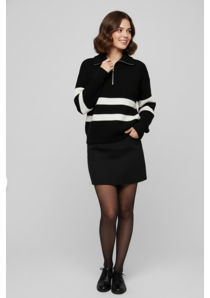 Kadın Siyah Çizgili Fermuarlı Yaka Triko Kazak Bol Kesim Şerit Detaylı indirimleri