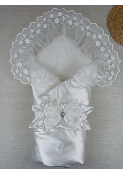 Yenidoğan Pırıltı Taç Nakışlı Trilüks Kundak Bebek Battaniyesi Ekru