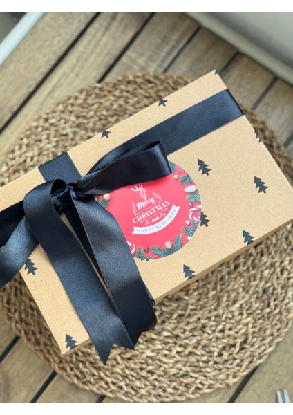 Candle Bee Design Özel Tasarım Yılbaşı Hediye Kutusu - Termos, Çikolata, Yılbaşı Çorabı, Kahve, Mum modelleri