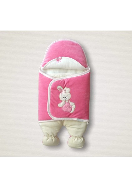 Yenidoğan Kadife Kumaş Ayıcık Nakışlı Şapkalı Kız Erkek Bebek Ayaklı Kundak Bebek Battaniyesi Pembe