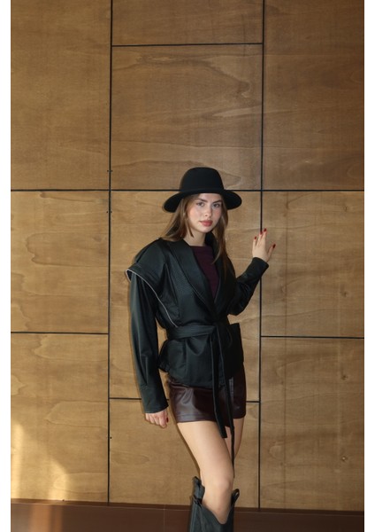 Kadın Siyah Kuşaklı Tasarım Deri Ceket indirimleri