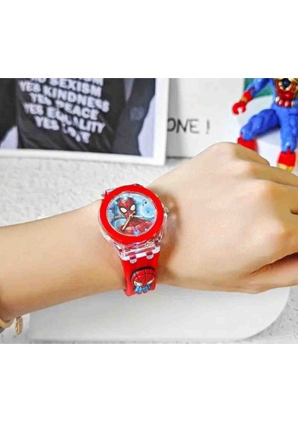 Işıklı Örümcek Adam Çocuk Saati – Renkli Silikon Kordon, Eğlenceli Tasarım