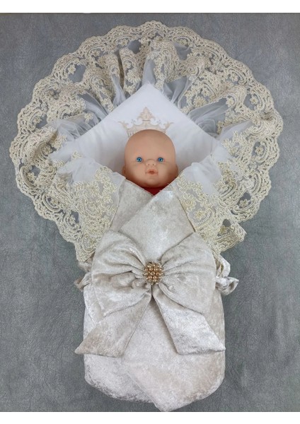 Yenidoğan Saray Kadife Taç Nakışlı Inci Fiyonklu Çift Dantel Duvak Trilüks Kundak Bebek Battaniyesi Vizon-Gold fiyatları