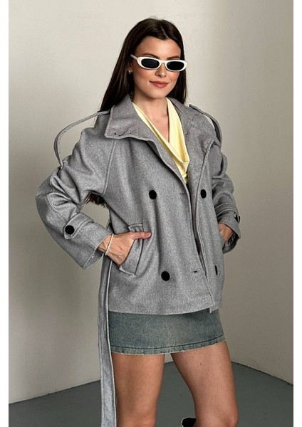 Düğmeli Kuşaklı Kaşe Kısa Kaban modelleri