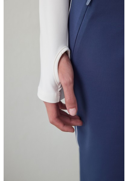 Beyaz Termal Etkili Uzun Kollu Kapüşonlu Üst