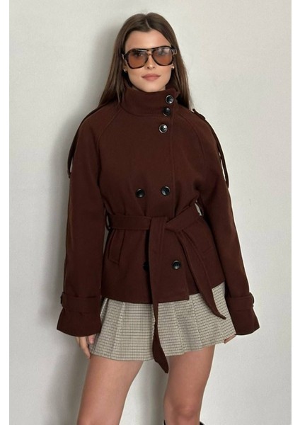 Düğmeli Kuşaklı Kaşe Kısa Kaban modelleri