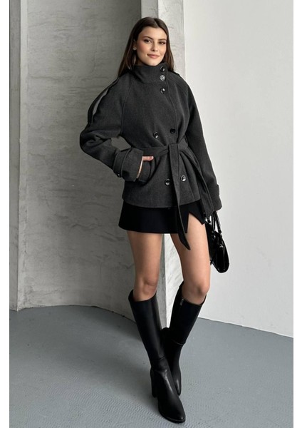 Düğmeli Kuşaklı Kaşe Kısa Kaban fiyatları