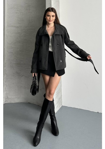 Düğmeli Kuşaklı Kaşe Kısa Kaban indirimleri