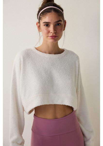 Beyaz Bisiklet Yaka Oversize Crop Sweatshirt fiyatları