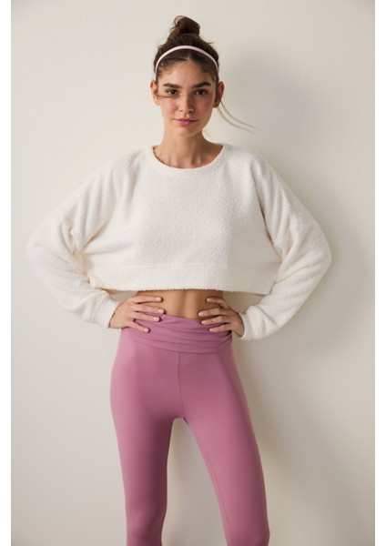 Beyaz Bisiklet Yaka Oversize Crop Sweatshirt modelleri