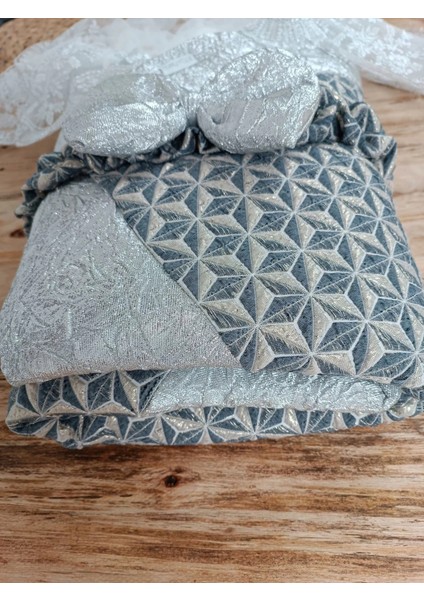 Yenidoğan Ultralüks Piramit Desenli Güpürlü Bebek Battaniyesi Kundak Gümüş indirimleri