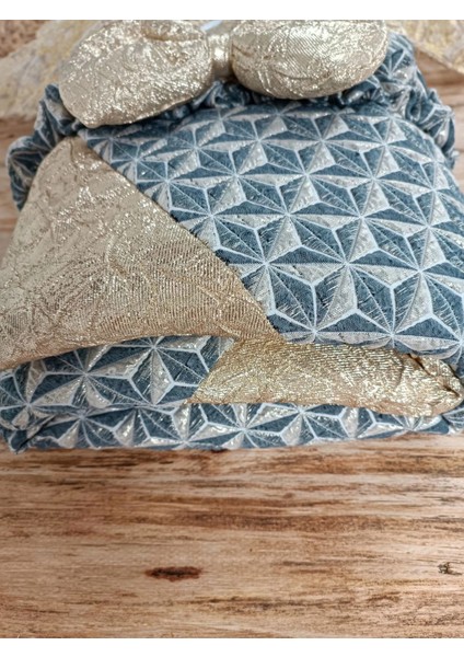 Yenidoğan Ultralüks Piramit Desenli Güpürlü Bebek Battaniyesi Kundak Gold modelleri