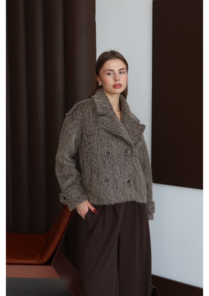 Kadın Geniş Yaka Kısa Kürklü Ceket fiyatları