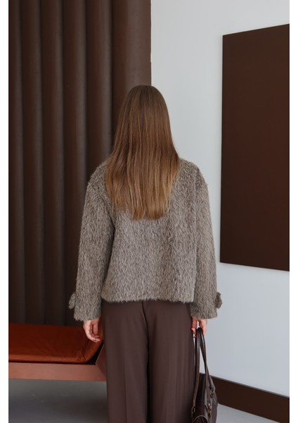 Kadın Geniş Yaka Kısa Kürklü Ceket modelleri