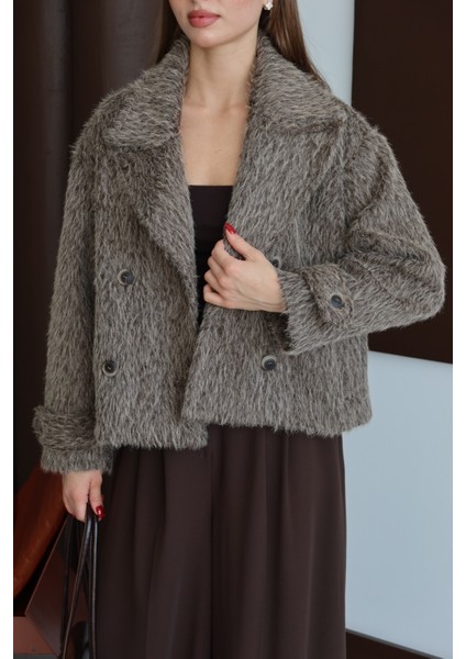 Kadın Geniş Yaka Kısa Kürklü Ceket indirimleri