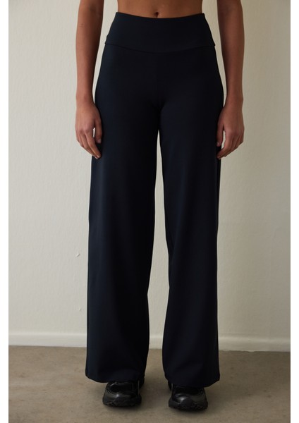 Siyah Termal Etkili Düz Paça Yüksek Bel Pantolon modelleri