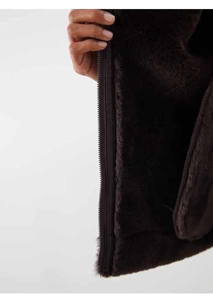 Classic Loose/bol Kesin Kahverengi Kürk Yaka Peluş Astar Deri Görünümlü Kadın Mont indirimleri