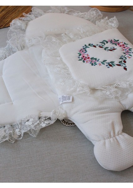 Yenidoğan Kapitone Anadolunun Kalbi Nakışlı Ayaklı Kız Erkek Bebek Battaniyesi modelleri