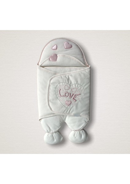 Yenidoğan Lüks Üç Kalp Love Nakışlı Kız Bebek Ayaklı Kundak Bebek Battaniyesi