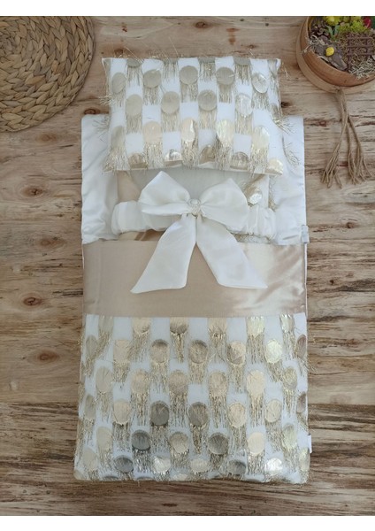 Yenidoğan Izmir Incisi Tül Işlemeli Pamuklu Fiyonklu Kundaklı Lüks 3lü Alt Açma Seti