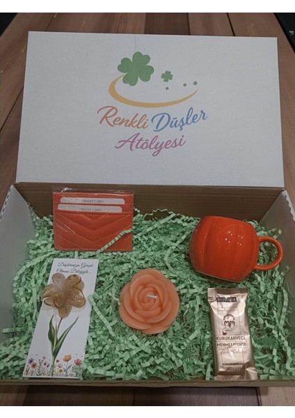 Renkli Düşler Atölyesi Turuncu Kupa ve Gül Mumlu Hediye Kutusu | Türk Kahvesi, Şık Kartlık, Lotus Toka, Dekoratif Gül Mum | Kadınlara Özel Doğum Günü, Yeni Yıl ve Özel Gün Hediye Seti fiyatları