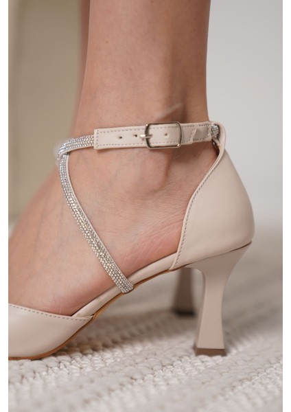 Fiona Taşlı Kadın Bej Topuklu Ayakkabı