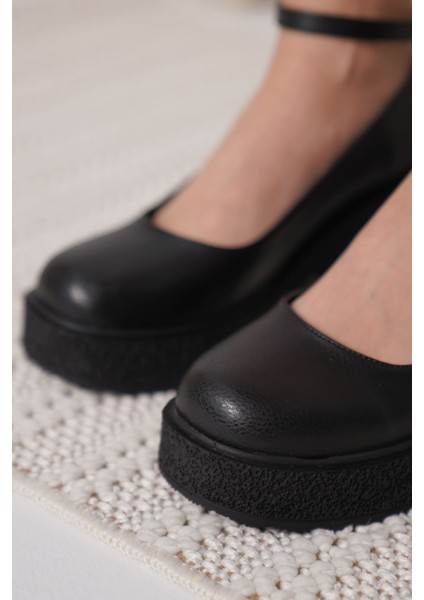 Marla Kadın Siyah Bilekten Baretli Günlük Ayakkabı fırsatları