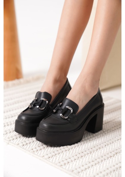 Felice Siyah Gümüş Tokalı Kadın Loafer