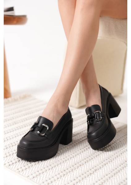 Felice Siyah Gümüş Tokalı Kadın Loafer