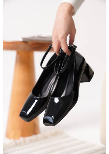 Arilla Siyah Rugan Kadın Topuklu Ayakkabı modelleri