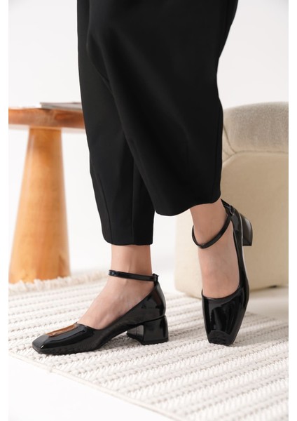 Arilla Siyah Rugan Kadın Topuklu Ayakkabı