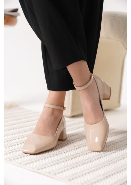 Arilla Bej Rugan Kadın Topuklu Ayakkabı fiyatları