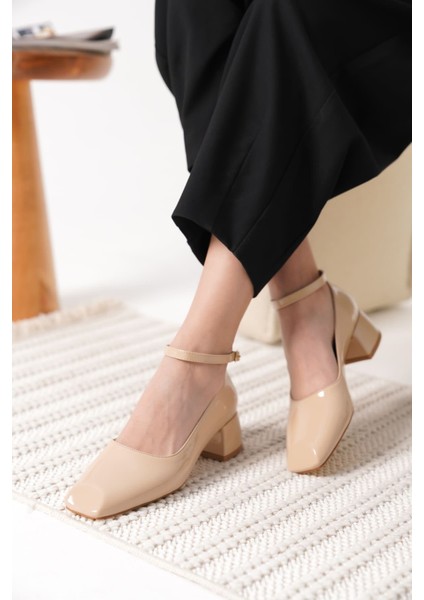 Arilla Bej Rugan Kadın Topuklu Ayakkabı