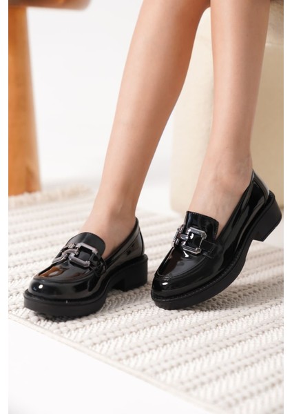 Caro Kadın Rugan Siyah Gümüş Tokalı Loafer modelleri