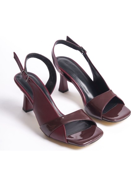 Klein Kadın Bordo Rugan Detaylı Topuklu Sandalet fiyatları