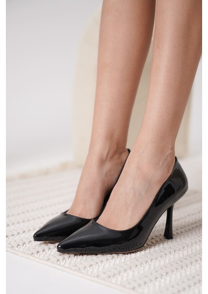 Zelena Kadın Siyah Kırışık Rugan Stiletto